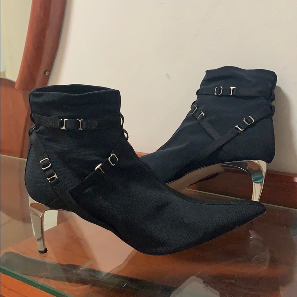 Very elegant booty made in Italy